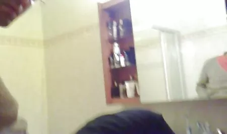 Với một phim sex japan moi nhat người lớn ở trong nhà tắm