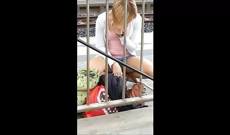 Anh ta là phim xet nhat ban moi một gia với những người hàng xóm.