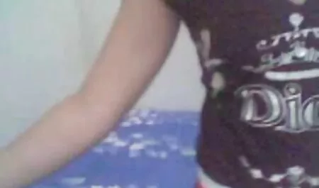 Người phụ nữ xnxx nhật bản mới nhất Latin dọn dẹp mông cô ta.