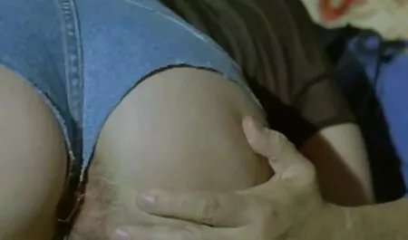 Cô gái sex hot nhat ban Nâu trên bờ sông