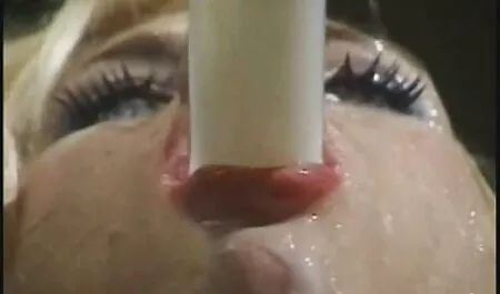 Chơi mẹ cái hình xăm bèo chàng bên sex nhật mới cạnh cửa Rooster