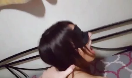 Một cô gái xinh đẹp sex nhat ban chat luong cao sáng với nó to