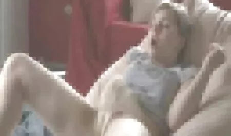 Cô gái xinh đẹp chơi sex nhat ban 2020 với âm đạo