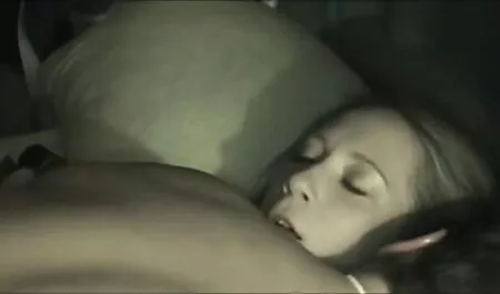 Rooster trên mông phim sex nhật bản mới nhất không che của một người đàn ông trẻ yoga. Hậu môn