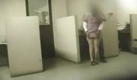 Một cô gái tóc vàng phim sex nhat ban mới nhất tranny thổi kèn.