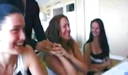 Tóc vàng ăn sec nhat hay nhat nó, chết tiệt.