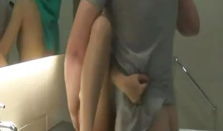 Một cô phim sex nhat ban moi cap nhat gái 18 tuổi lần đầu