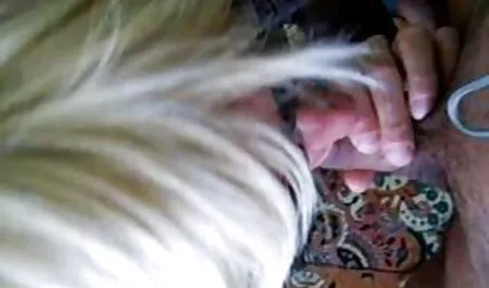 Các tóc vàng với quay phim cho một ồn phimset nhat ào cực khoái.