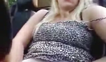 Các cô gái sex nhật bản mới nhất tóc vàng là một vũng nước.