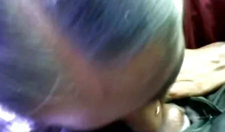 đầu tiên hôn trong phòng phim sec nhat moi tắm.